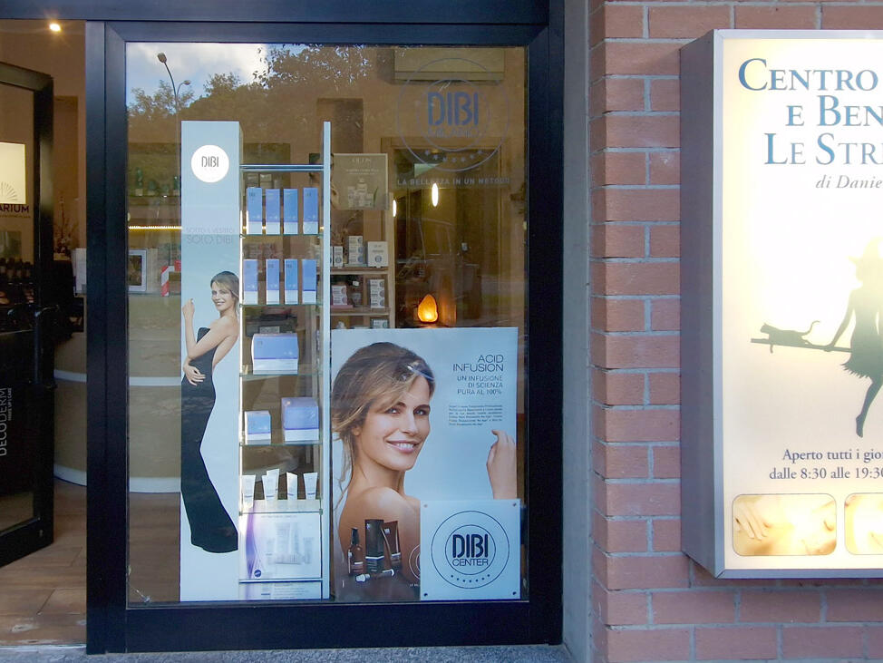 ingresso negozio - CENTRO ESTETICO E BENESSERE LE STREGHETTE A MONTERENZIO, BOLOGNA